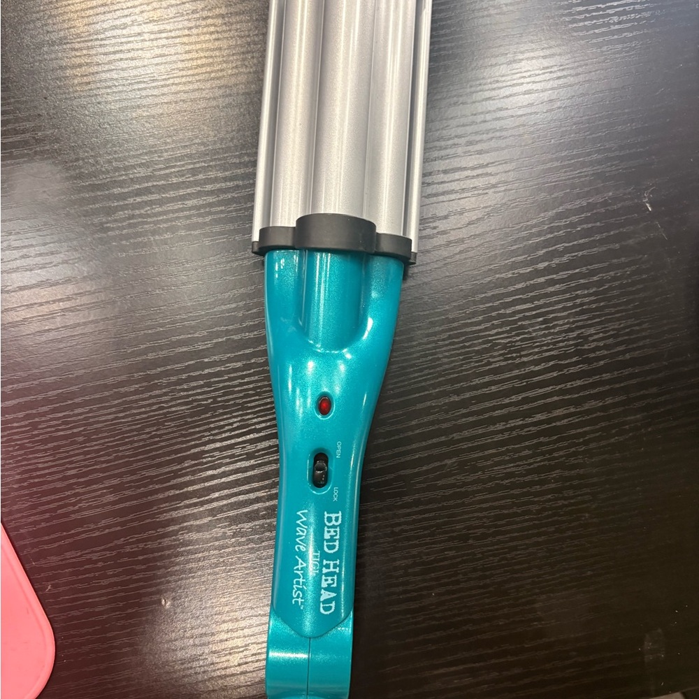 BedHead Wave Artist Teal Triple Barrel Waver